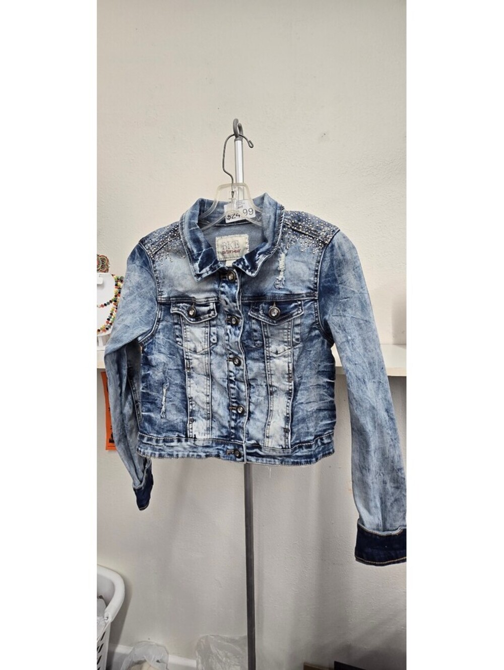 BKE Outerwear Embellished Acid-Wash Denim Jacket – Size Small